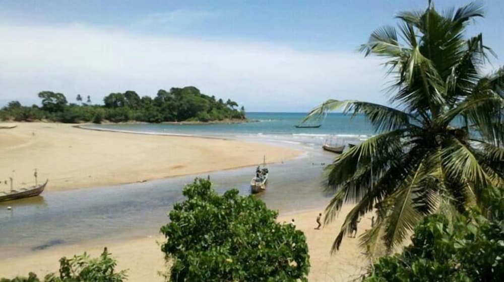 Фото Akwidaa Inn