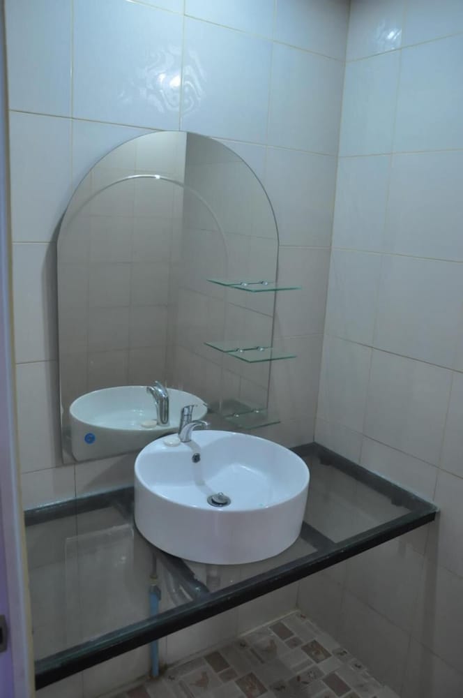 Фото Pilgrim's Kitchen & Inn