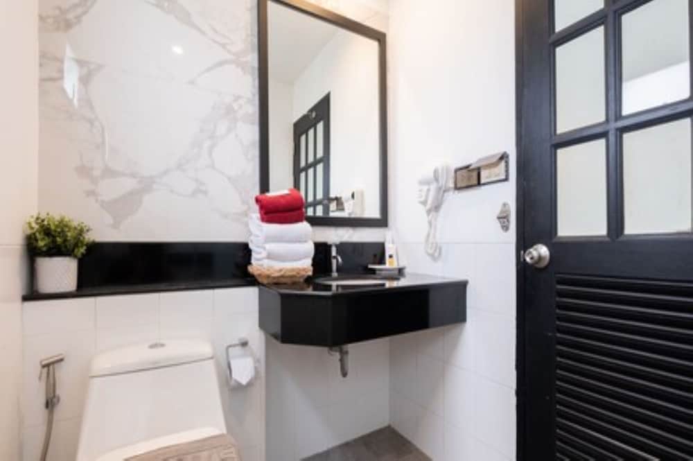 Фото The Corner Lodge