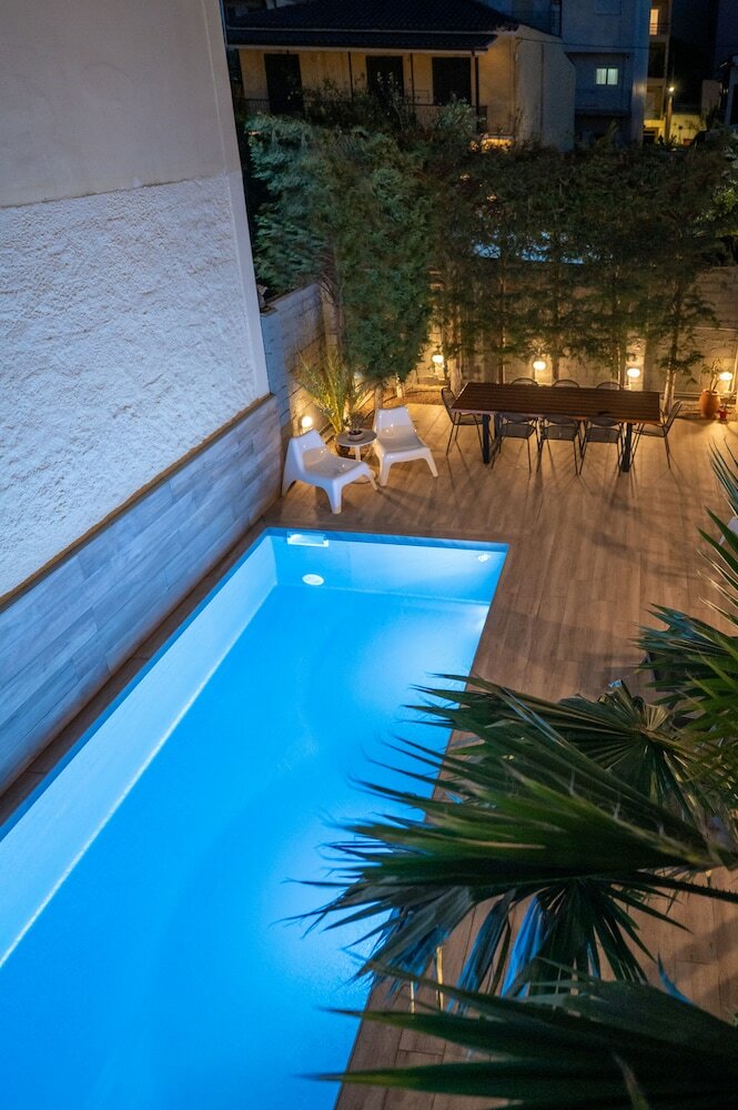 Фото The Mansion