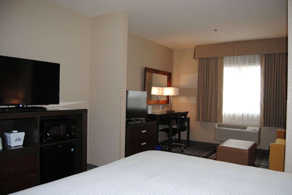 Фото Fairfield Inn And Suites Airdrie