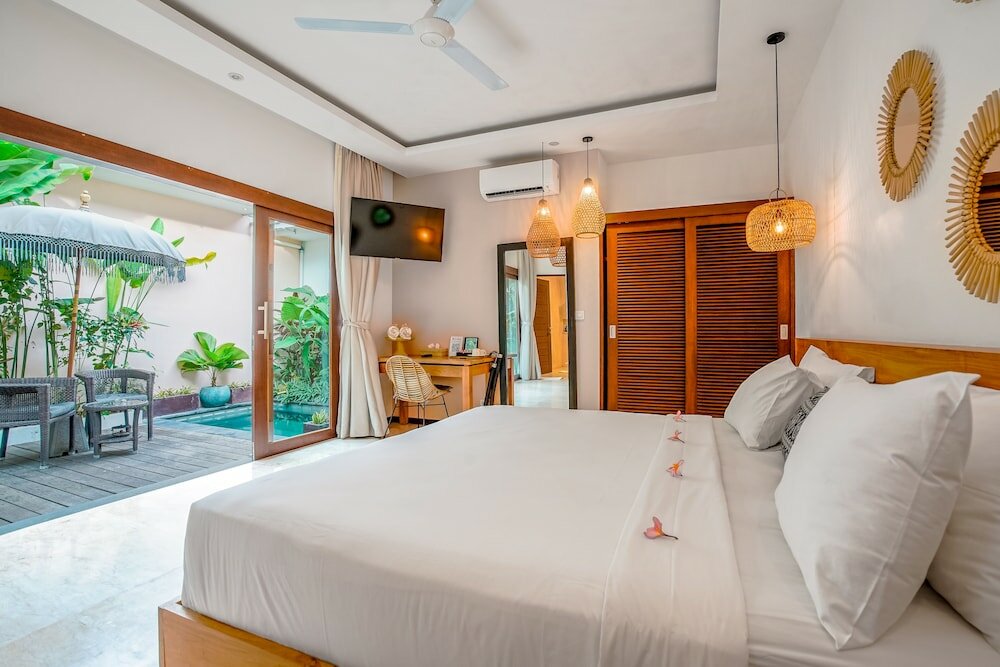 Фото Frangipani Villa Kuning At Berawa