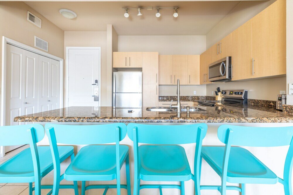 Фото Executive Suite With Pool & Gym