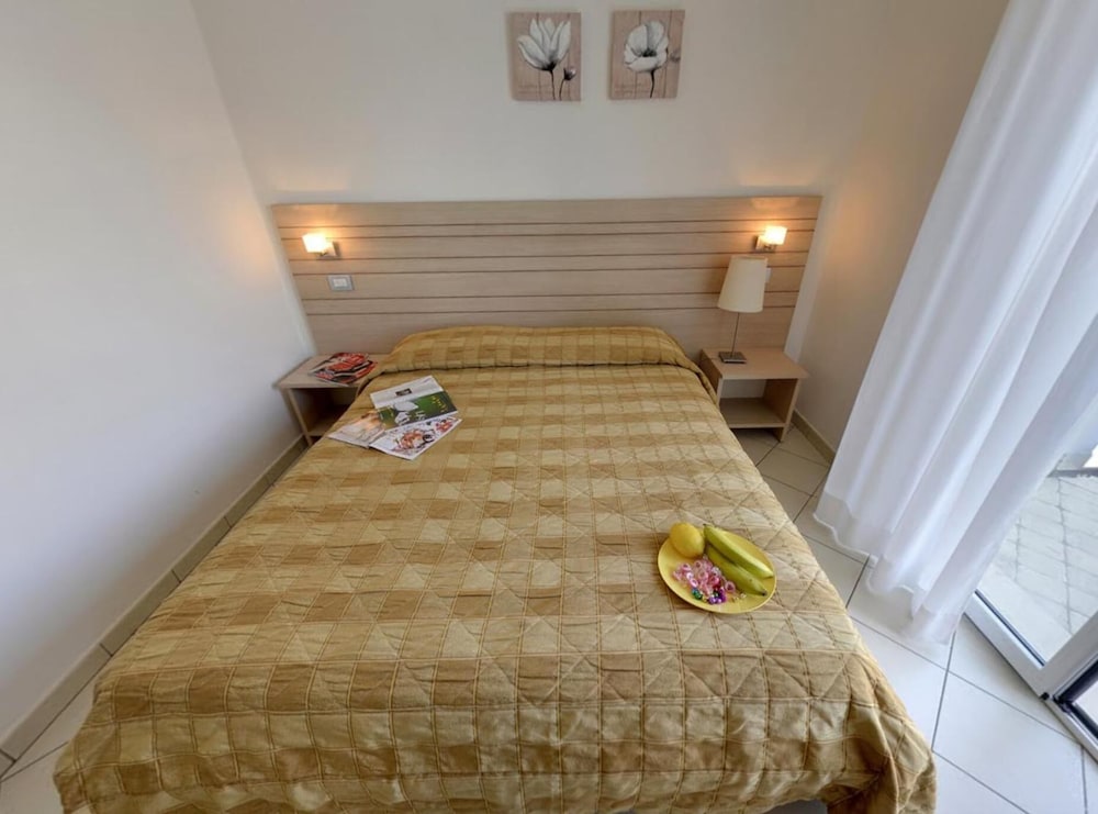 Фото Hotel Christian