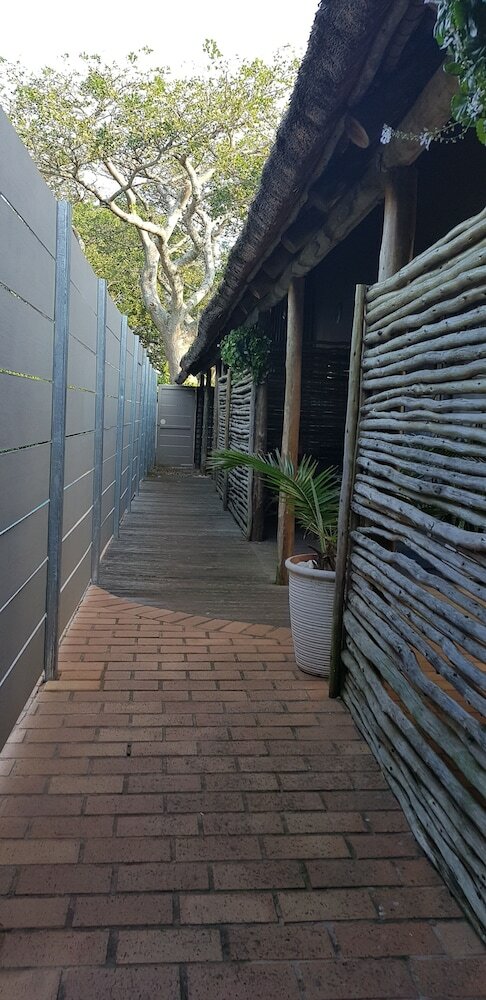 Фото At Eezzze Riversway Self Catering