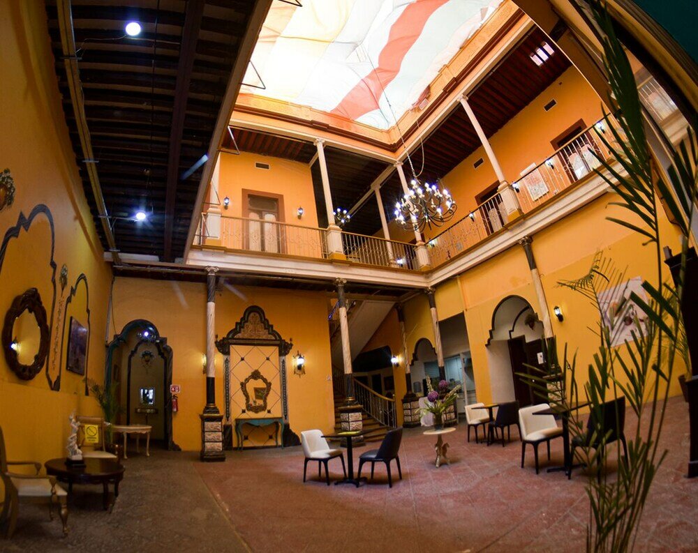 Фото отеля 1