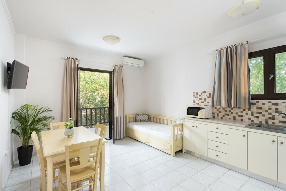 Фото Monemvasia Green Apartments