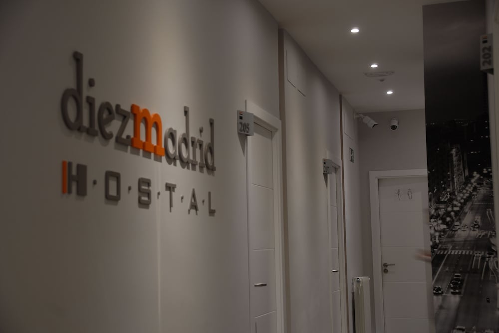 Фото Diezmadrid Hostal