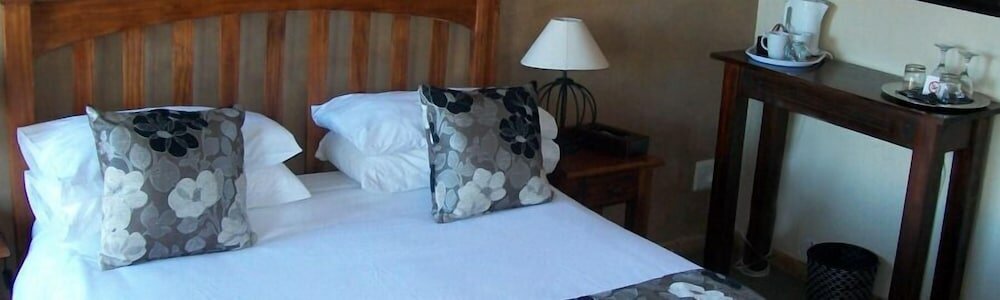 Фото Sea Whisper Guest House & Self Catering