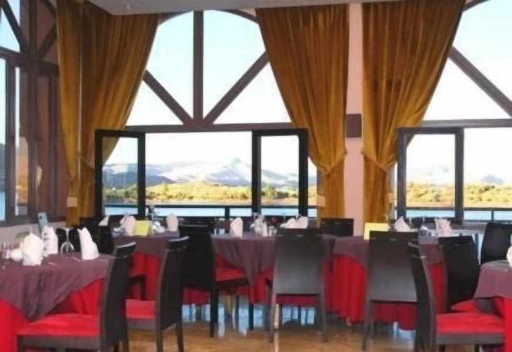 Фото Hotel Chems du Lac