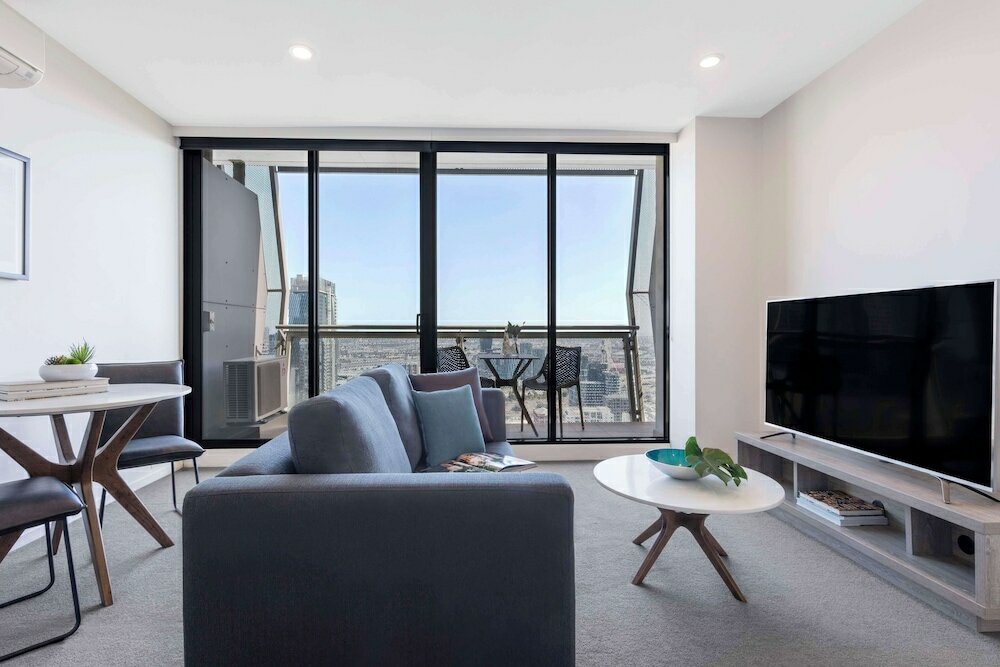 Фото Oaks Melbourne on William Suites