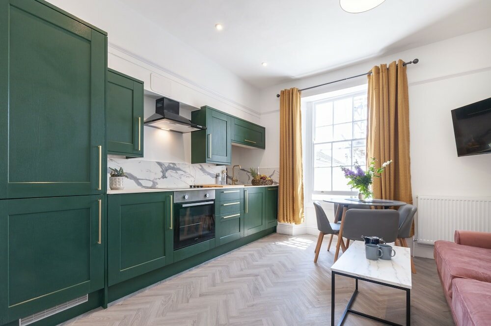 Фото Wyndham Square Apartments by K Boutique