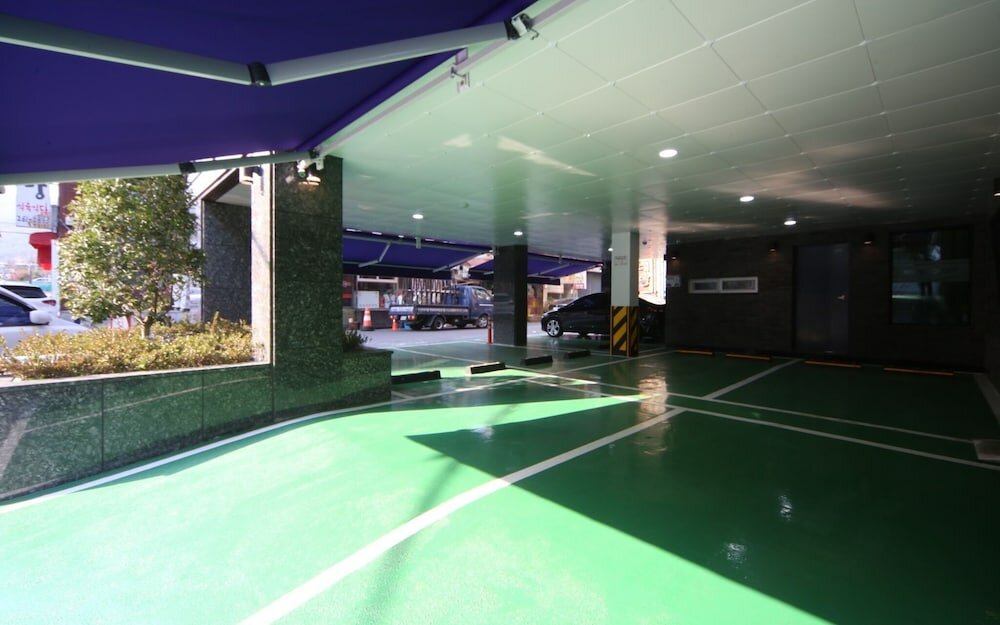 Фото Changwon Palyongdong Hotel Cozy