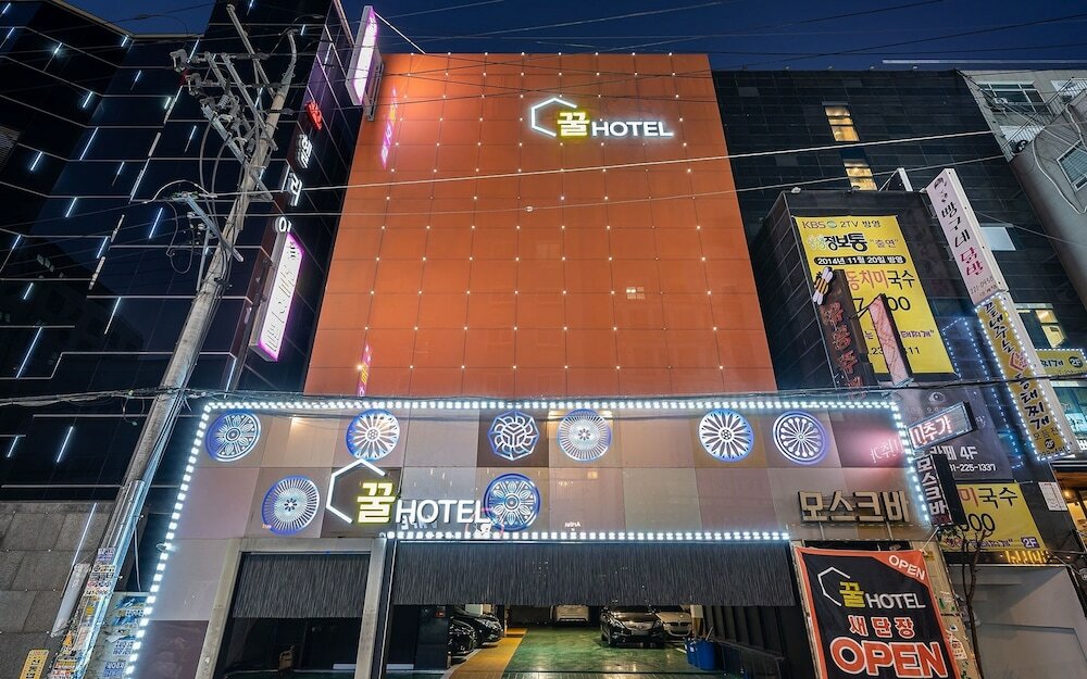 Фото отеля 1