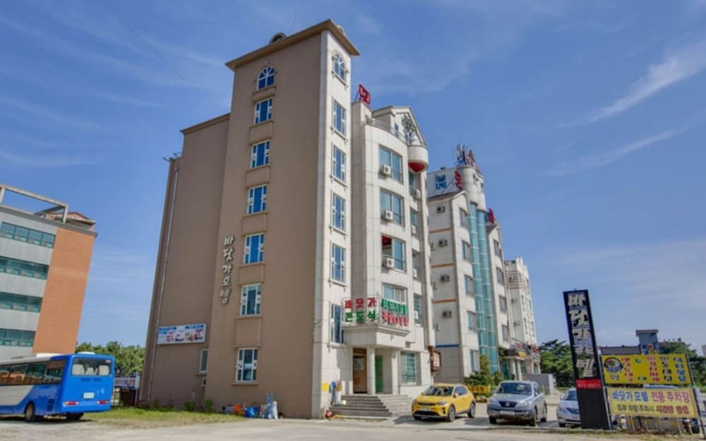 Фото Naksan Beach Condotel