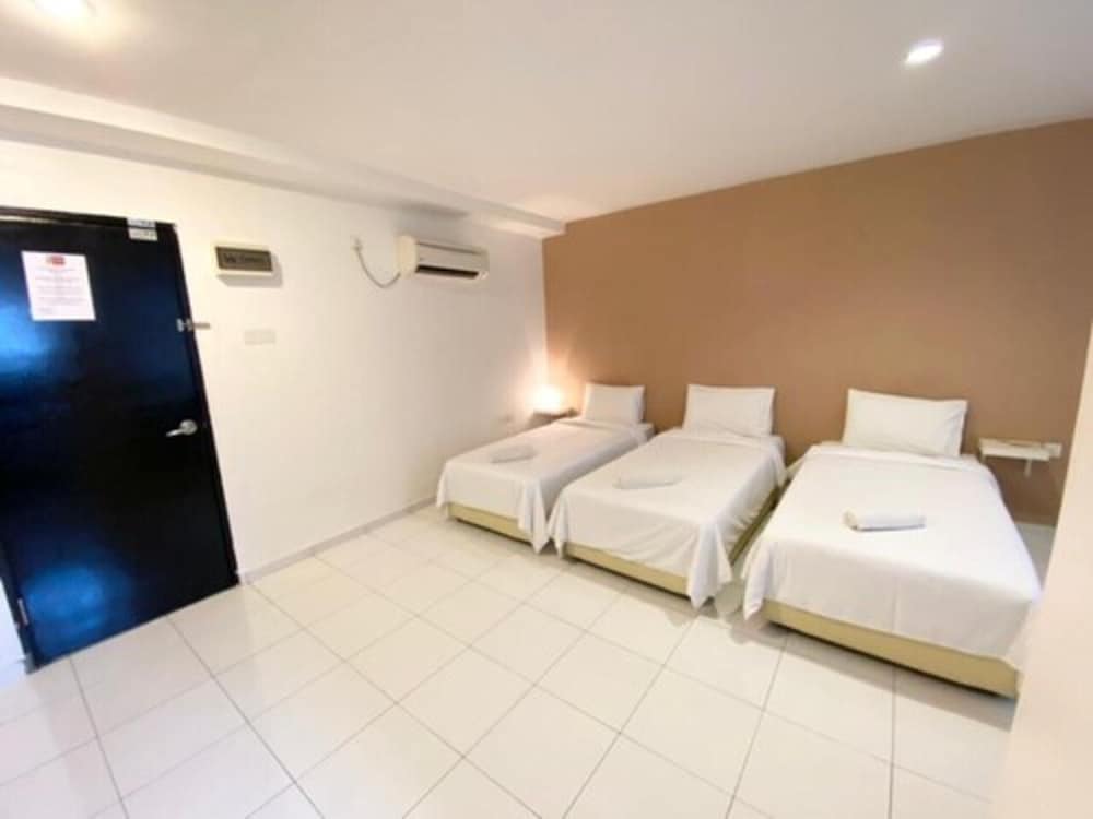 Фото One One 08 Hotel Tapah