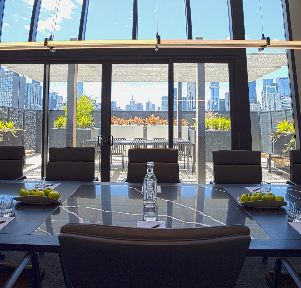 Фото Oakwood Premier Melbourne