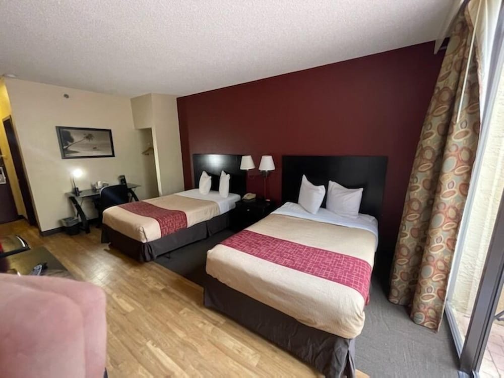 Фото Tropical Palms Hotel