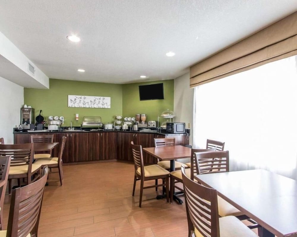 Фото The Douillet by Demeure Hotels