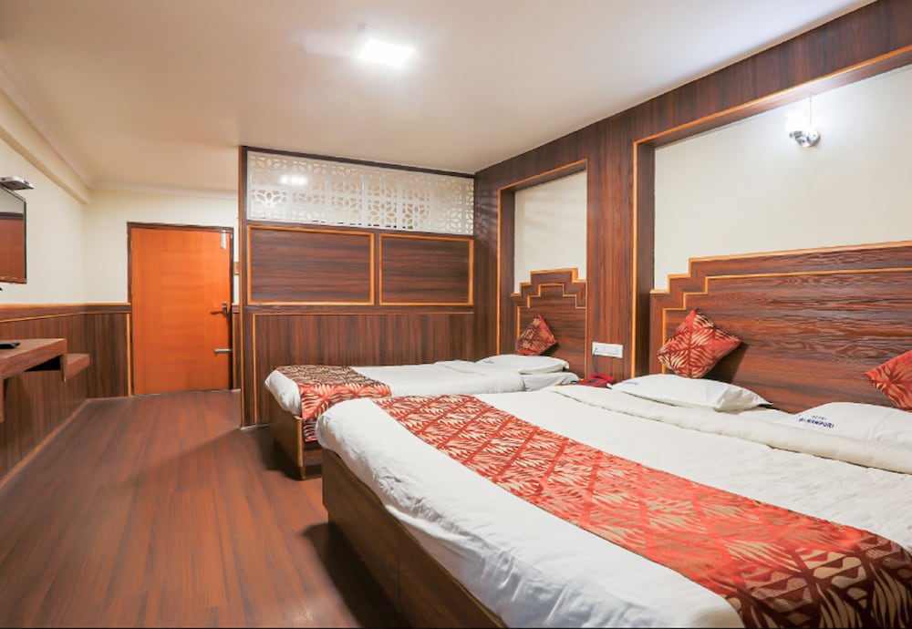 Фото Hotel Alakapuri