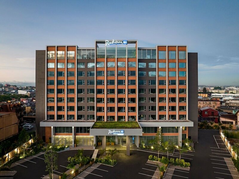 Гостиница Radisson Blu Hotel Antananarivo Waterfront в Антананариву