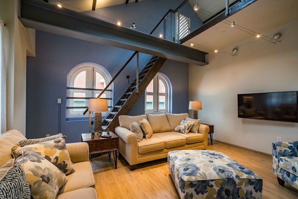 Фото The Yellow Penthouse