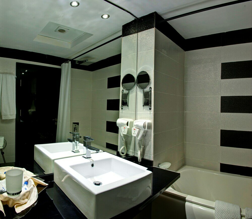 Фото Grand Hotel Shumen