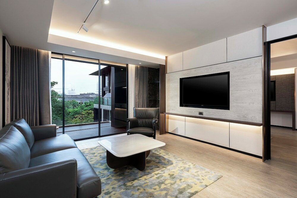 Фото Gardina Asoke Hotel & Residence
