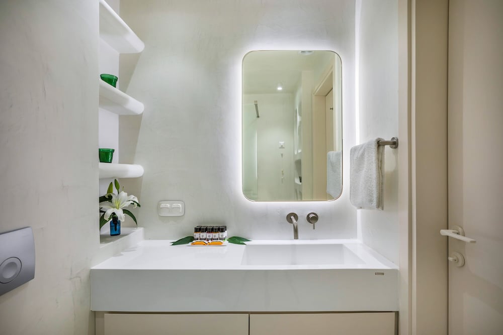 Фото Cocoons Luxury Suites & Villas