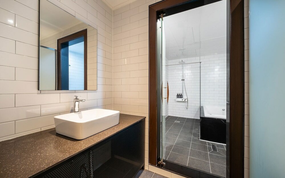 Фото Suwon City Hall Station Rose