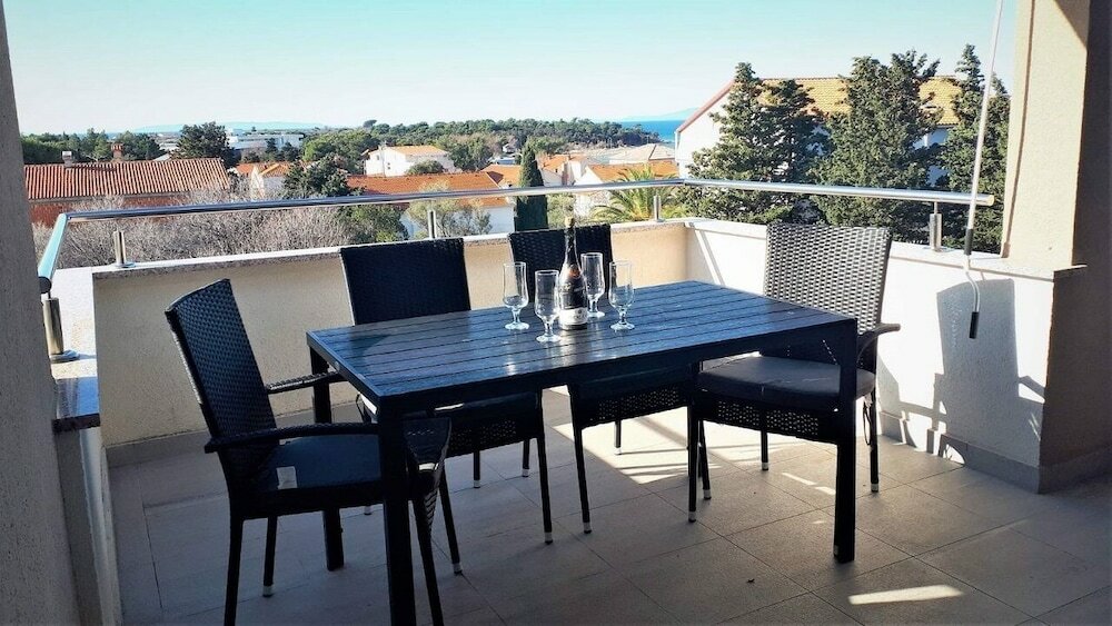 Фото Lily apartment