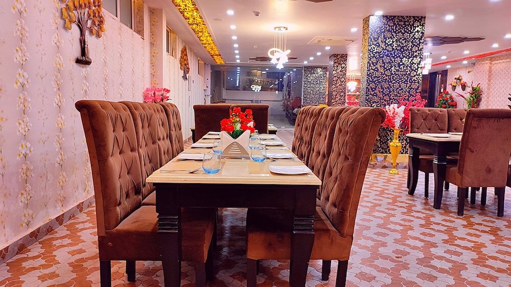 Фото Hotel Aradhna Inn by ShriGo Hotels