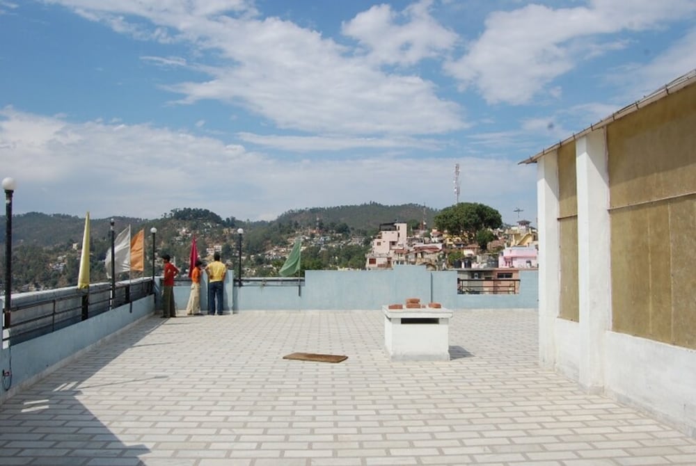 Фото отеля 2