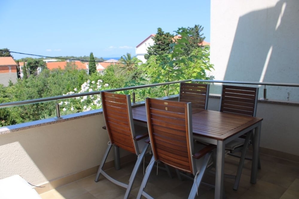 Фото Lily apartment