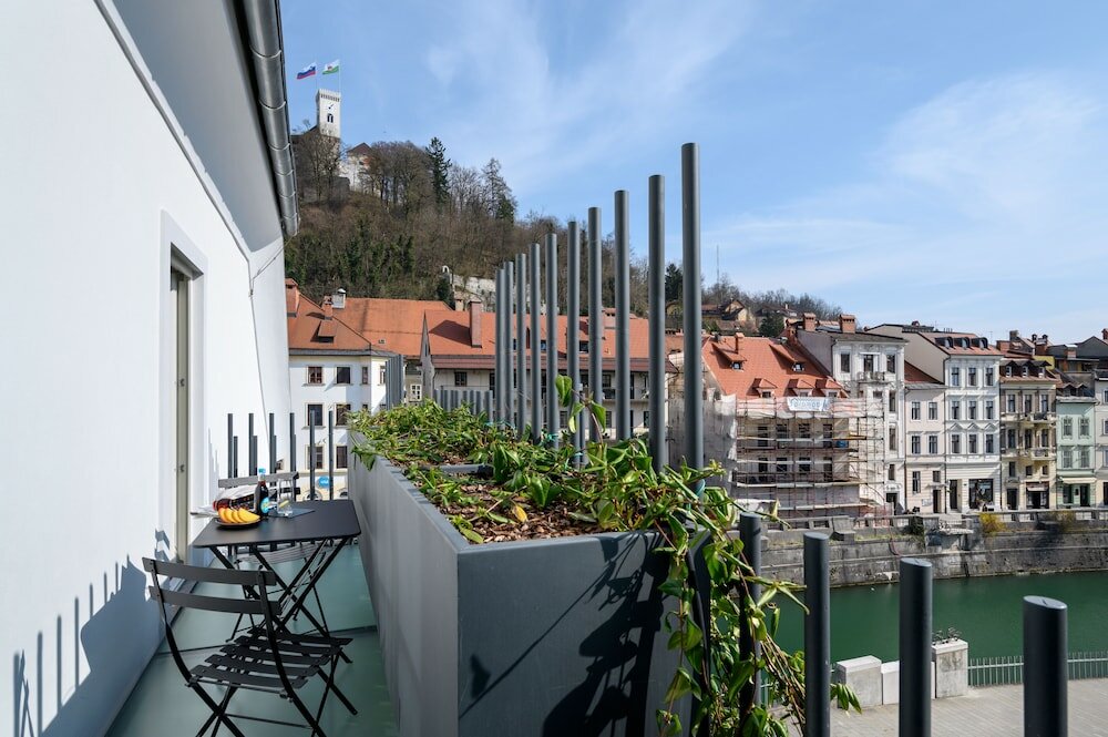 Фото Zlata Ladjica Boutique Hotel