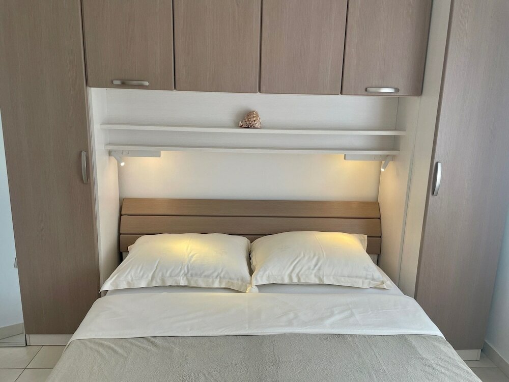 Фото Lily apartment