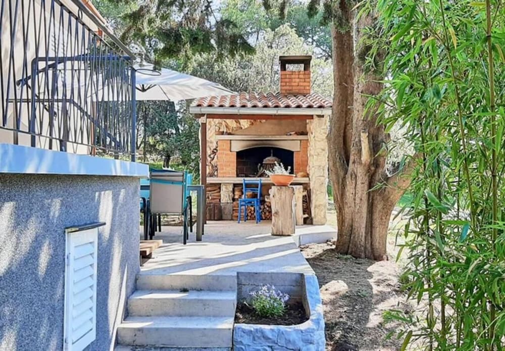 Фото Josip - 100 m From sea - H