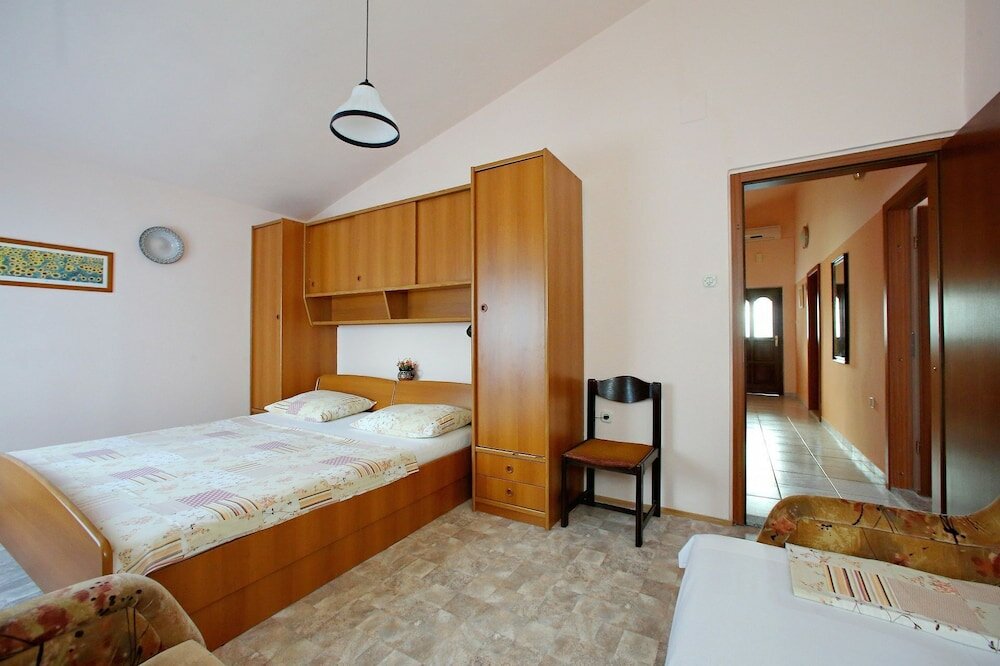 Фото Julijana - Economy Apartment - A1