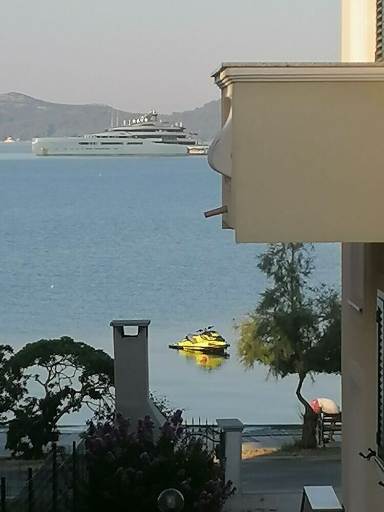 Фото Petin - 5m From the sea - A2