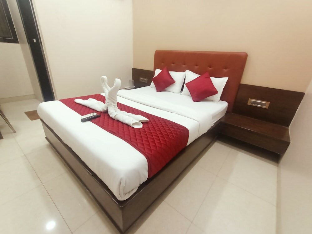 Фото Hotel Empire - Near International Airport