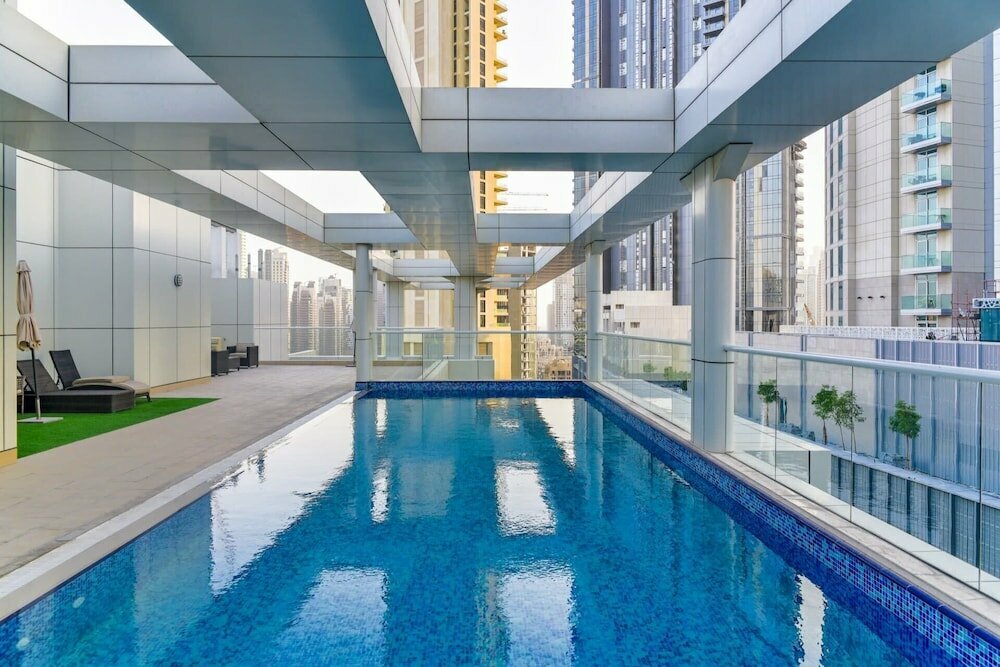Short-term housing rental Bright & Spacious 3br With Study in Downtown - Sleeps 7!, Dubai, photo
