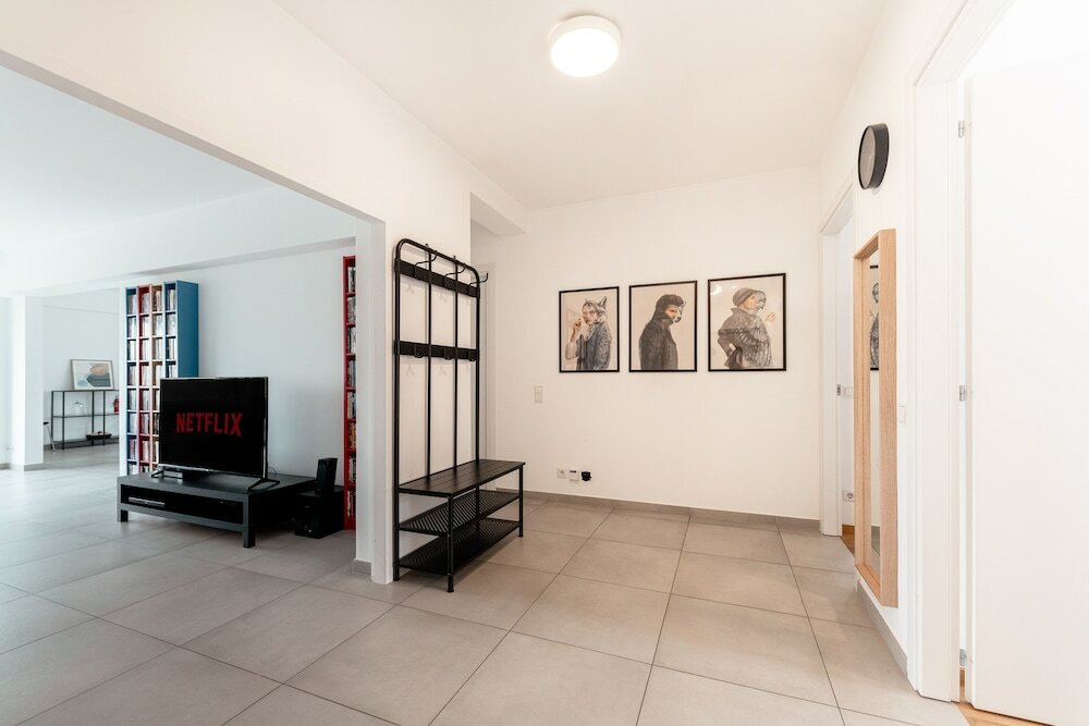 Фото City's Best View, Spacious 2br Apartment W Balcony