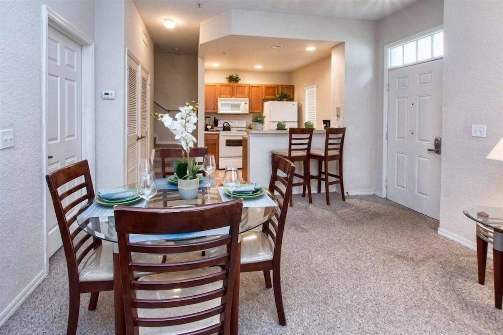 Фото Great location 4Bed 3bth Townhouse with kids themed room