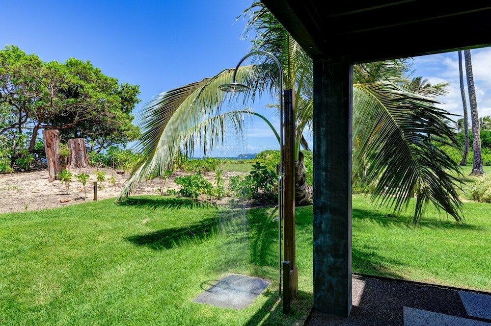 Фото Haena Beach House 2 Bedroom Home by Redawning