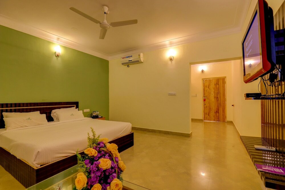 Фото Ezzenza Royal Garden Brindavan Resort
