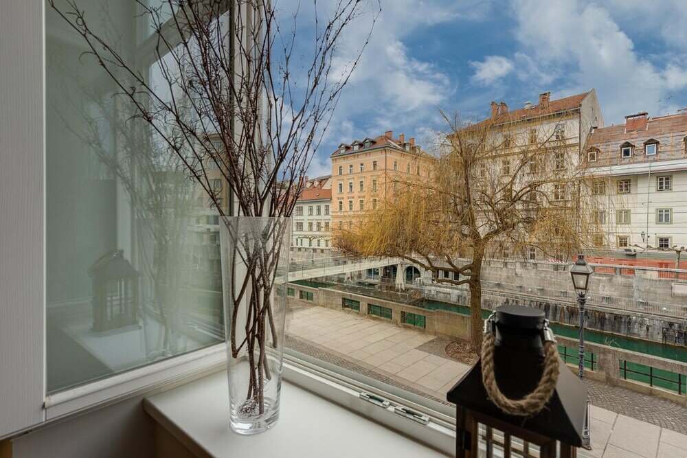 Фото Tromostovje II In Heart Of Ljubljana