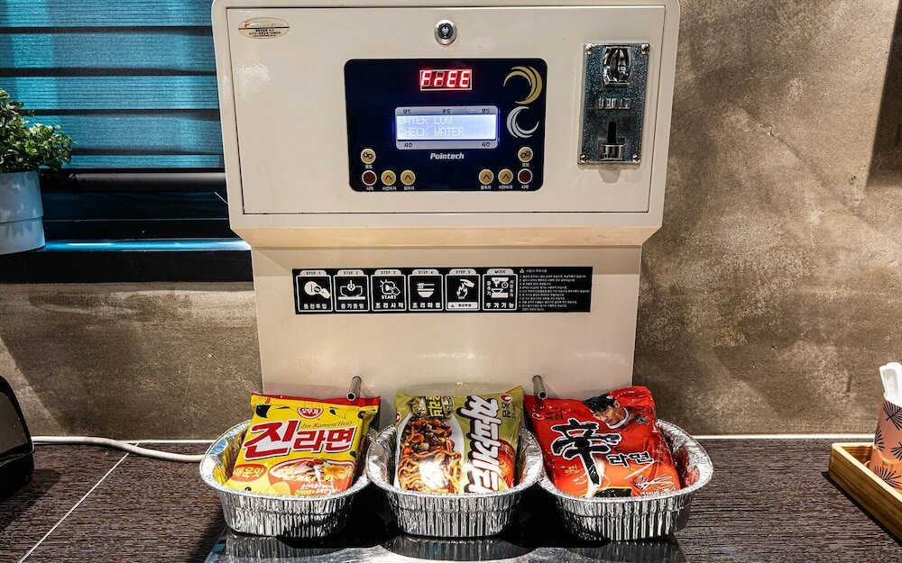 Фото Suwon Yeongtong Just Sleep Hotel