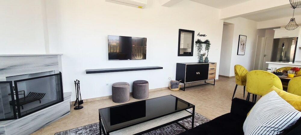 Фото Phaedrus Living: Cityview Luxury Flat Walnut Grove 304