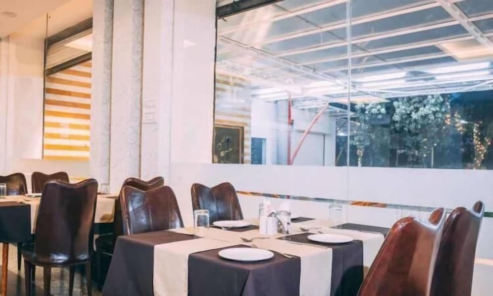 Фото Hotel Suraj Palace