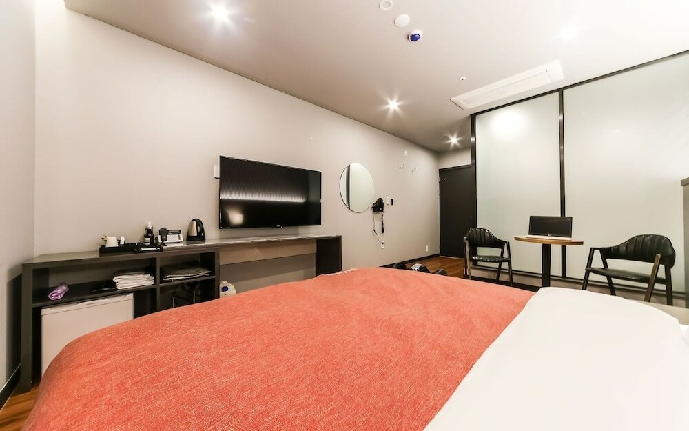 Фото Changwon Jinhae Yongwon Hotel The K